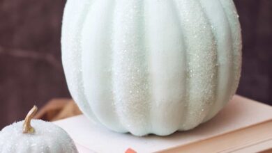 These Easy Glitter Pumpkins Look Totally High-End