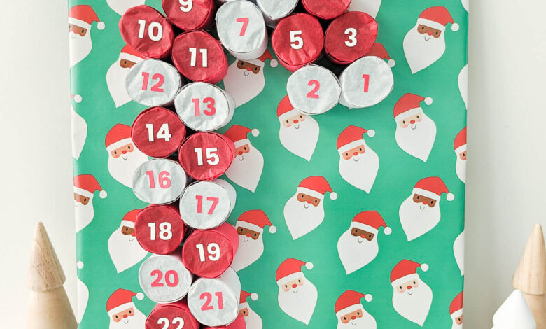 Candy Cane DIY Advent Calendar from Toilet Paper Rolls Candy Cane DIY Advent Calendar from Toilet Paper Rolls