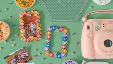 Perler Bead Flower Photo Frames Perler Bead Flower Photo Frames